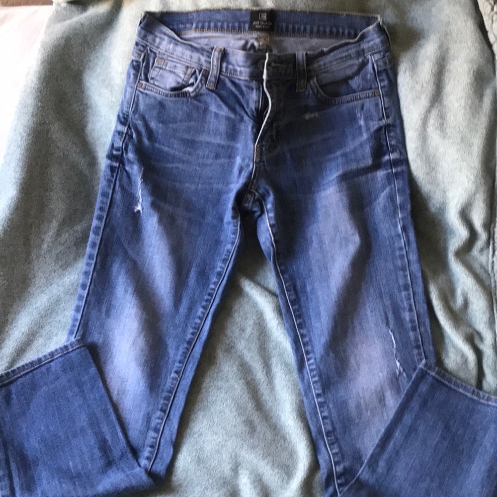 Distressed boyfriend jeans
